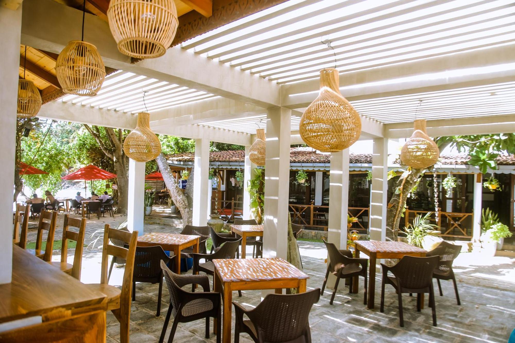Surf Sea Breeze Hotel Мириса Екстериор снимка