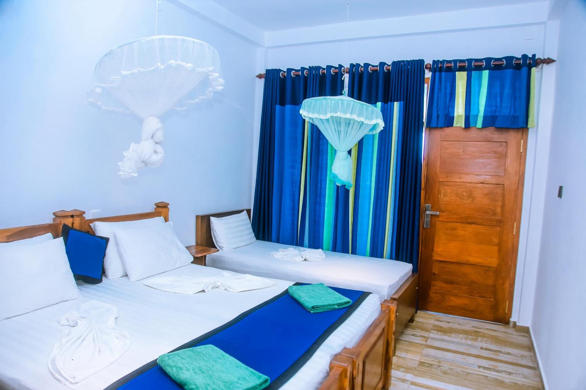 Surf Sea Breeze Hotel Мириса Екстериор снимка
