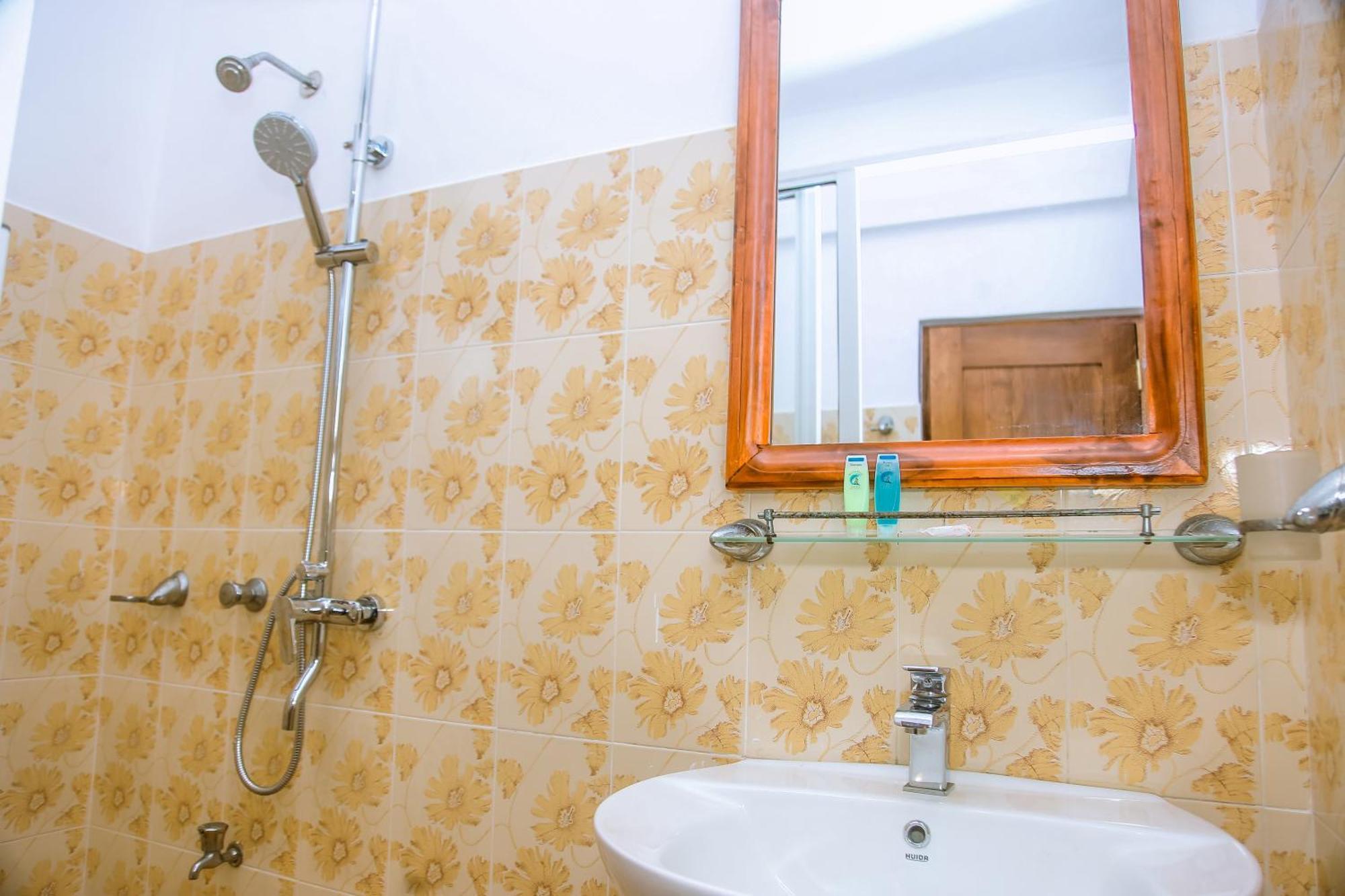 Surf Sea Breeze Hotel Мириса Екстериор снимка
