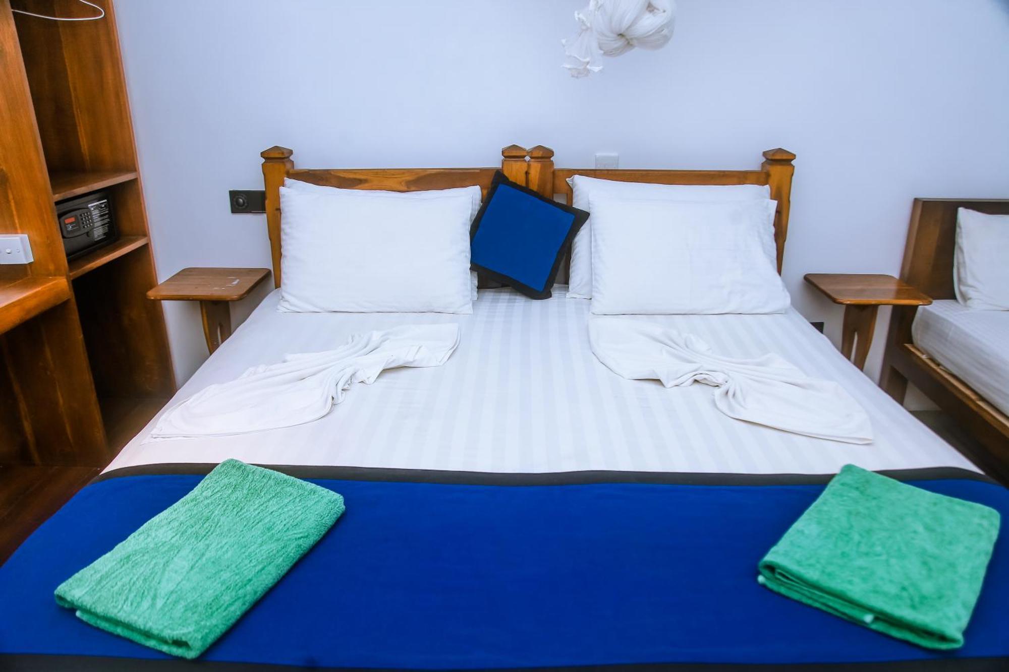 Surf Sea Breeze Hotel Мириса Екстериор снимка