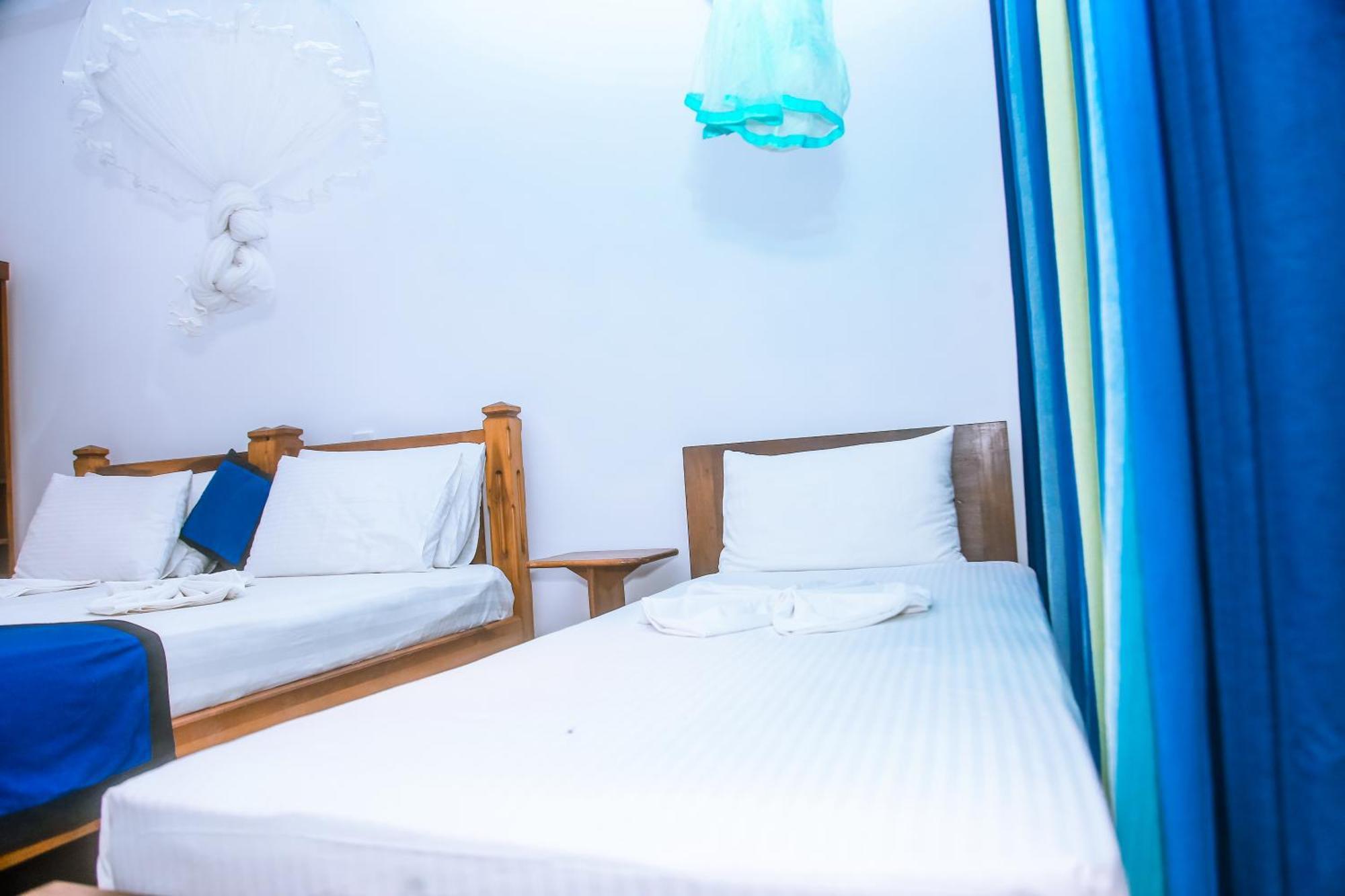 Surf Sea Breeze Hotel Мириса Екстериор снимка